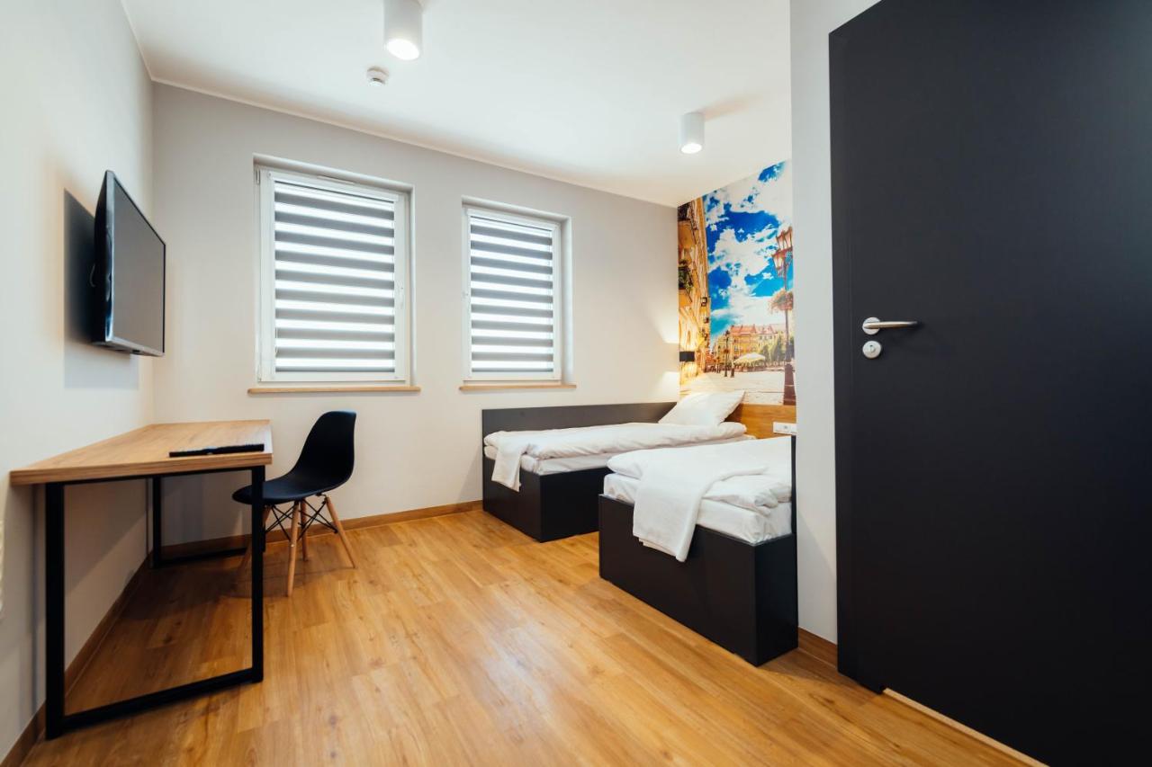Blue Hotel Калиш Экстерьер фото